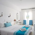 Iris Hotel 3*