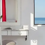 Iris Hotel 3*