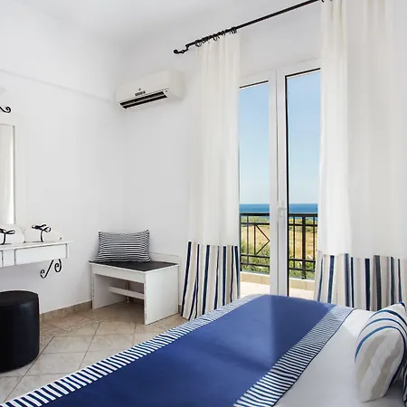 Iris Hotel 3*