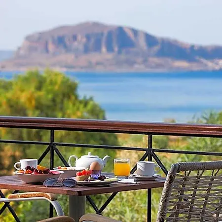 Iris Hotel