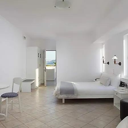 Iris 3* Monemvasia