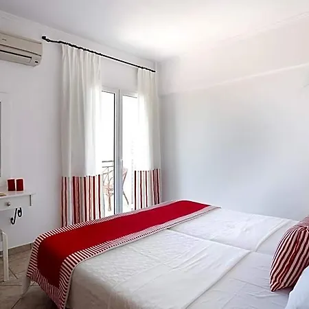 Iris Hotel