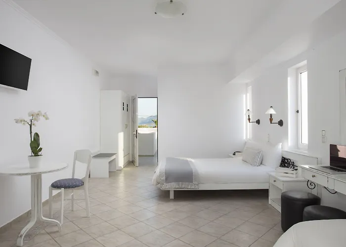 Iris 3* Monemvasziá