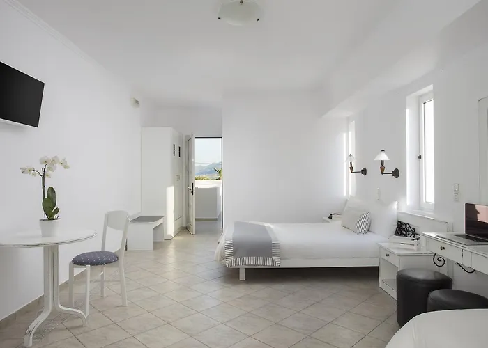 Iris 3* Monemvasziá